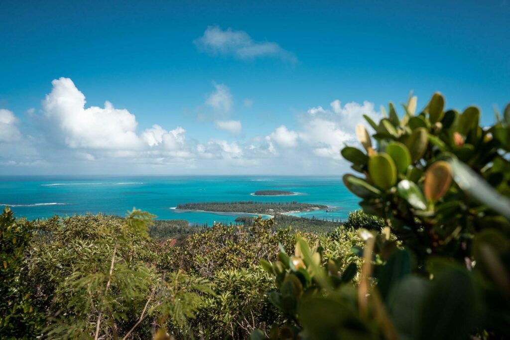 Vue panoramique de la Baie de Kuto, depuis le Pic N'Ga, Ile des Pins. Nouvelle-Caledonie