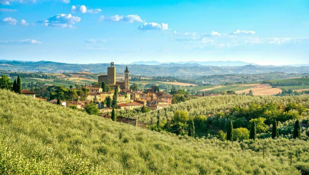 Vue sur le village de Vinci en Toscane