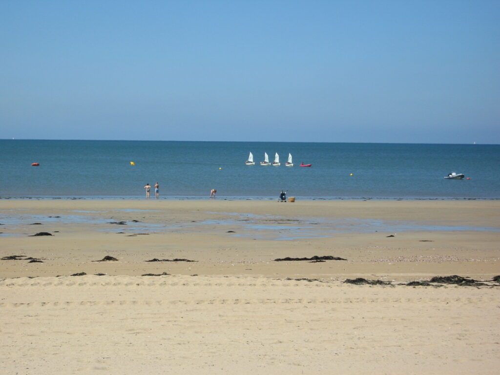Cours de voile, plage de barbâtre, Noirmoutiers (85)