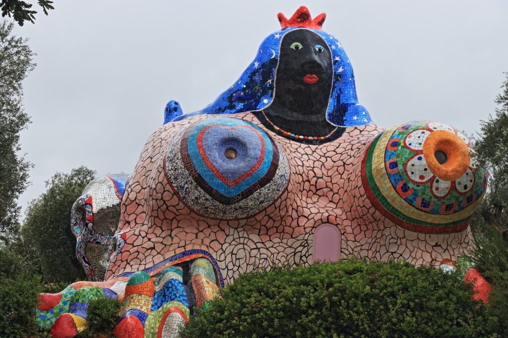 Il Giardino dei Tarocchi in Toscana, Italia