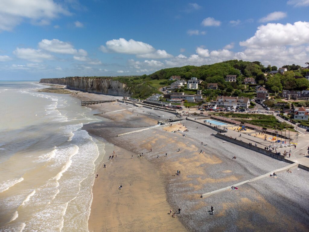 La plage de Veules-les-Roses vue du ciel