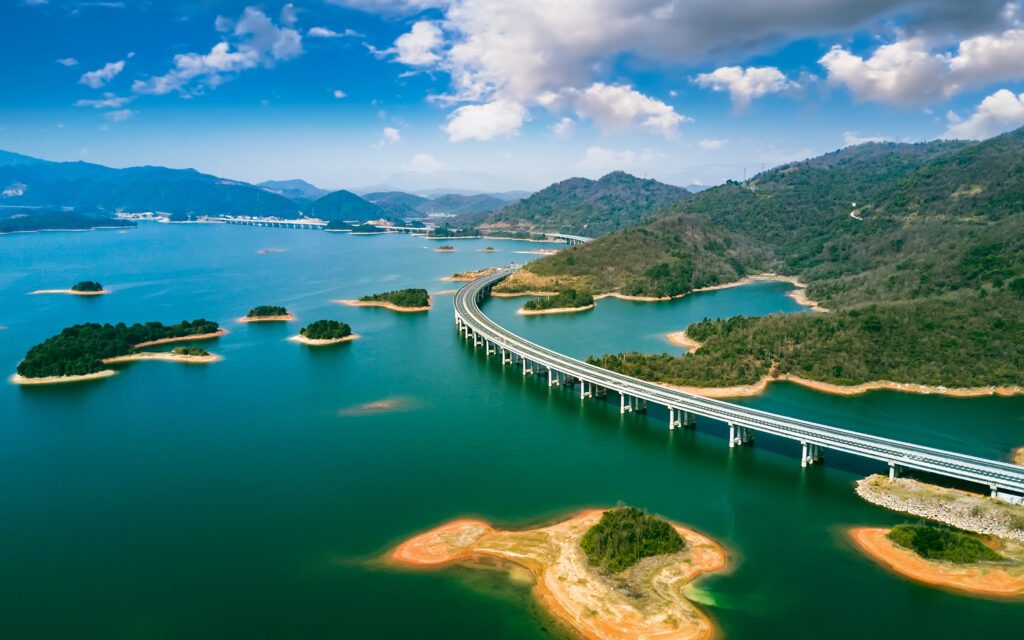 China's coastal islands,Seaside Road,Zhejiang, Qiandao Lake