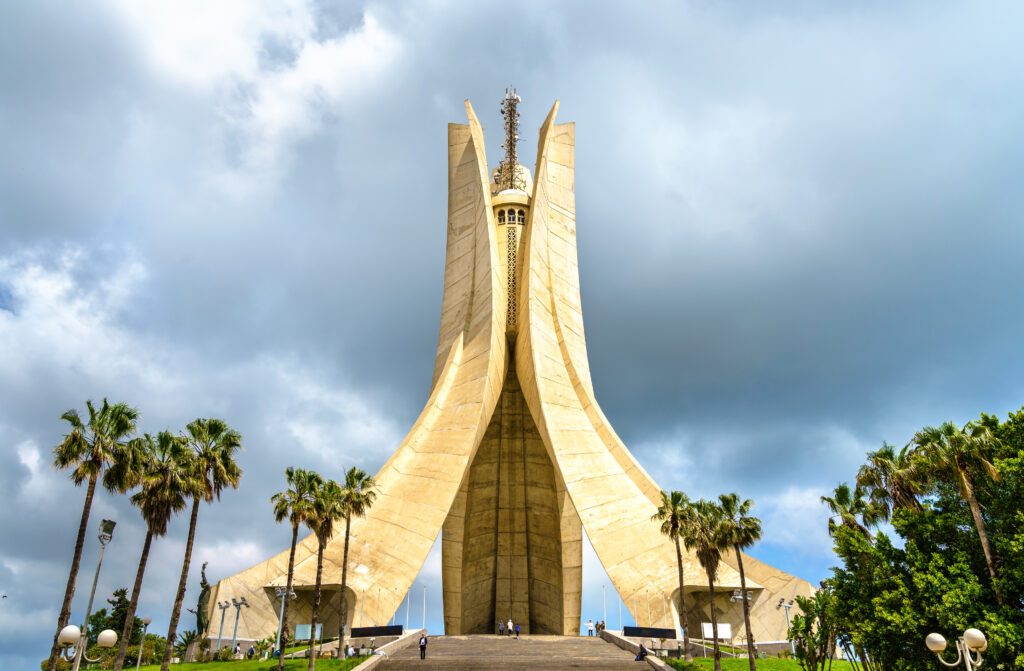 Le Mémorial du Martyr monument commémorant la guerre d'Algérie pour l'indépendance