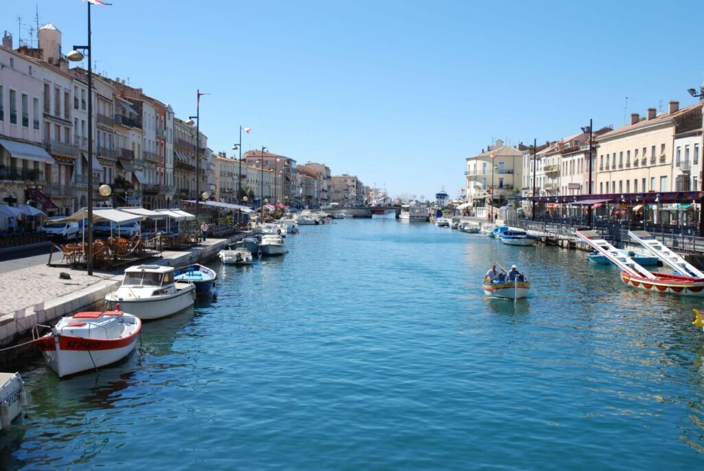 Les canaux de Sète autour de la Grande-Motte