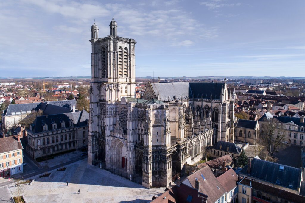 La cathédrale Saint-Pierre-et-Saint-Paul à faire à Troyes