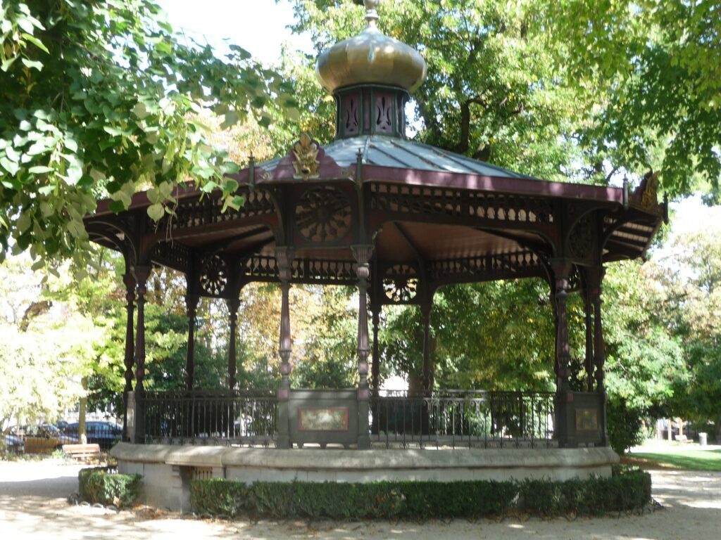 Le kiosque du parc du Rocher à faire à Troyes