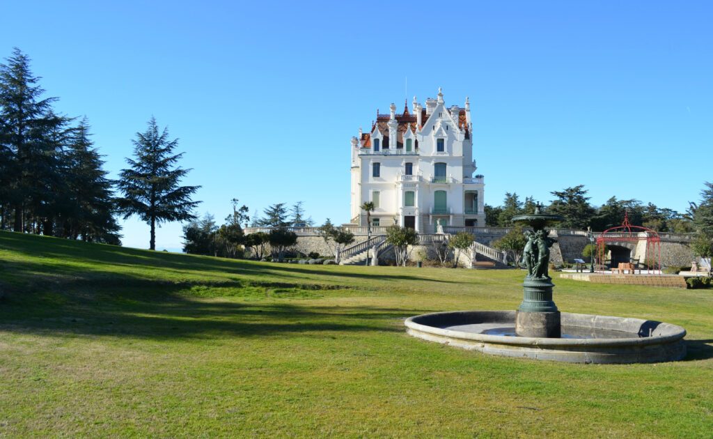 Dans le parc du Chateau Valmy  (Argelès sur mer )