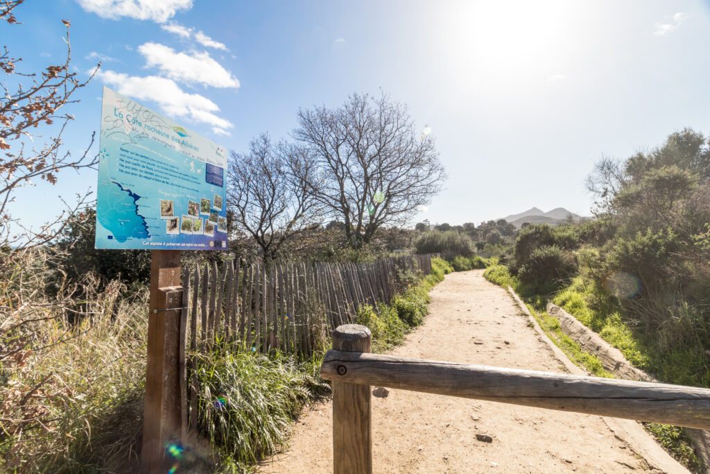 Le sentier littoral au départ du Racou