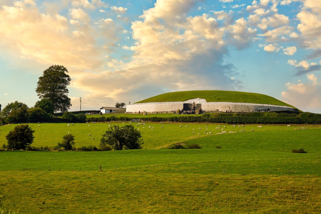 Newgrange. the famous megalithic passage tomb built by celtic druids - Irland