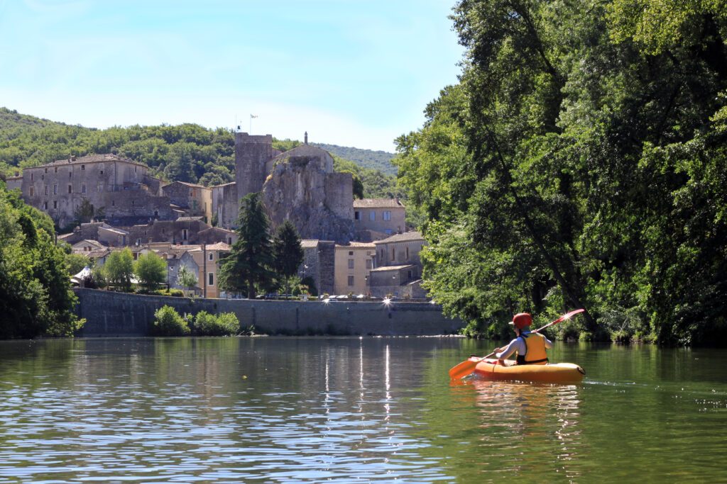 Laroque village Hérault rivière canoë