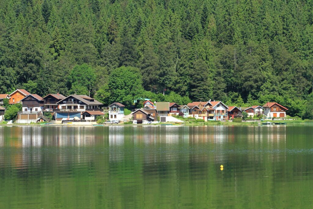 Lac Saint-Point - village de pêcheurs de Port-Titi