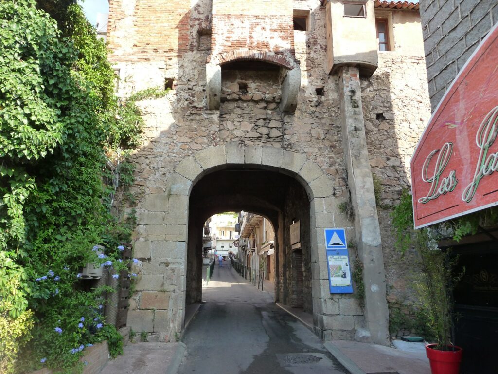La porte Génoise à faire à Porto-Vecchio