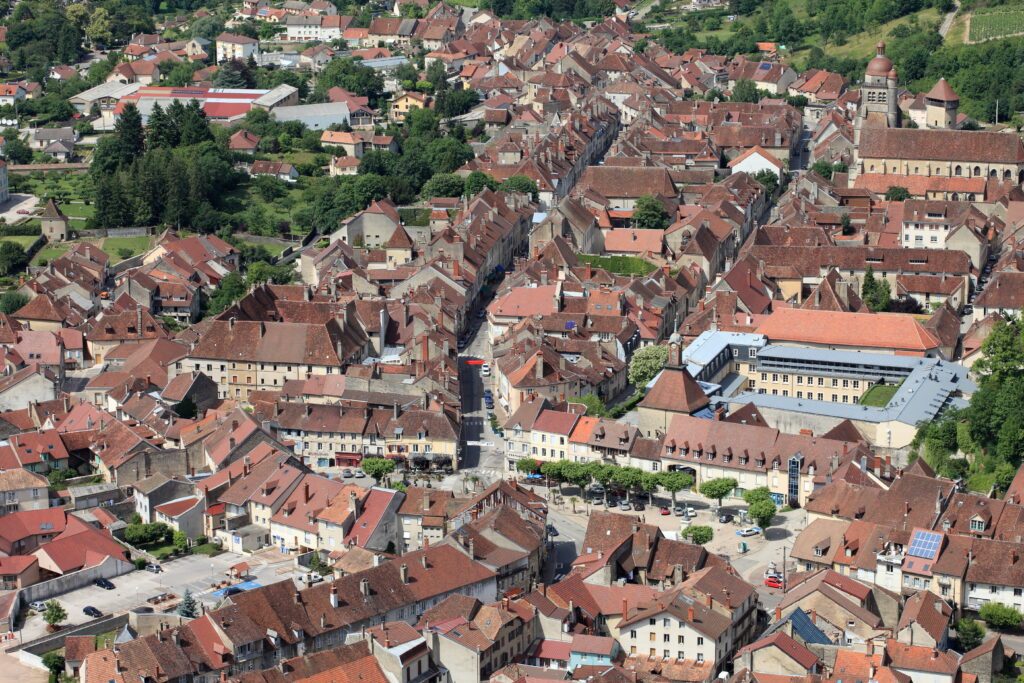 Vue aérienne de Poligny, Jura