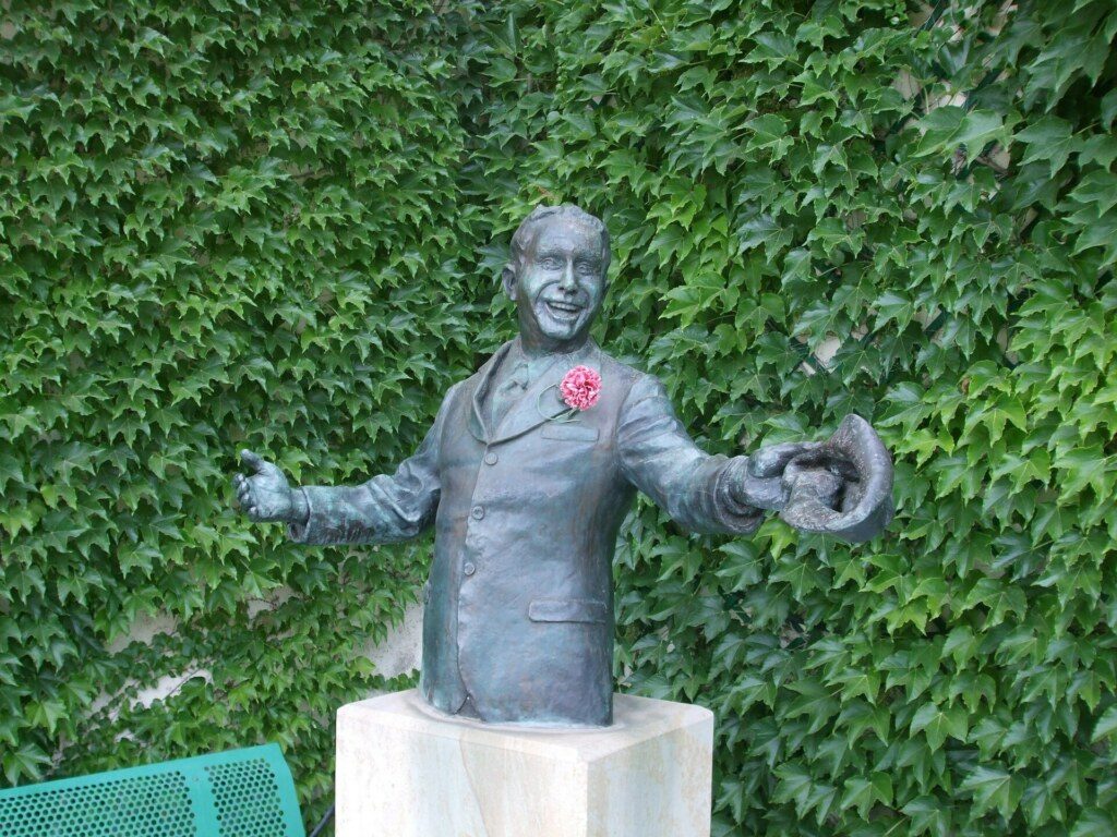 La statue de Charles Trenet à Narbonne