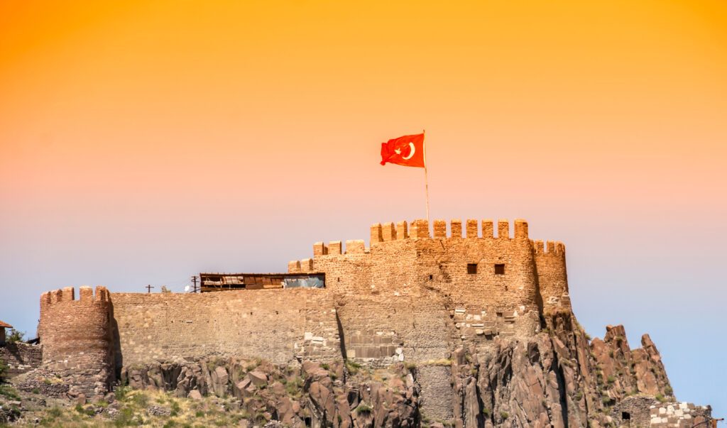 Drapeau turc sur la Citadelle d'Ankara