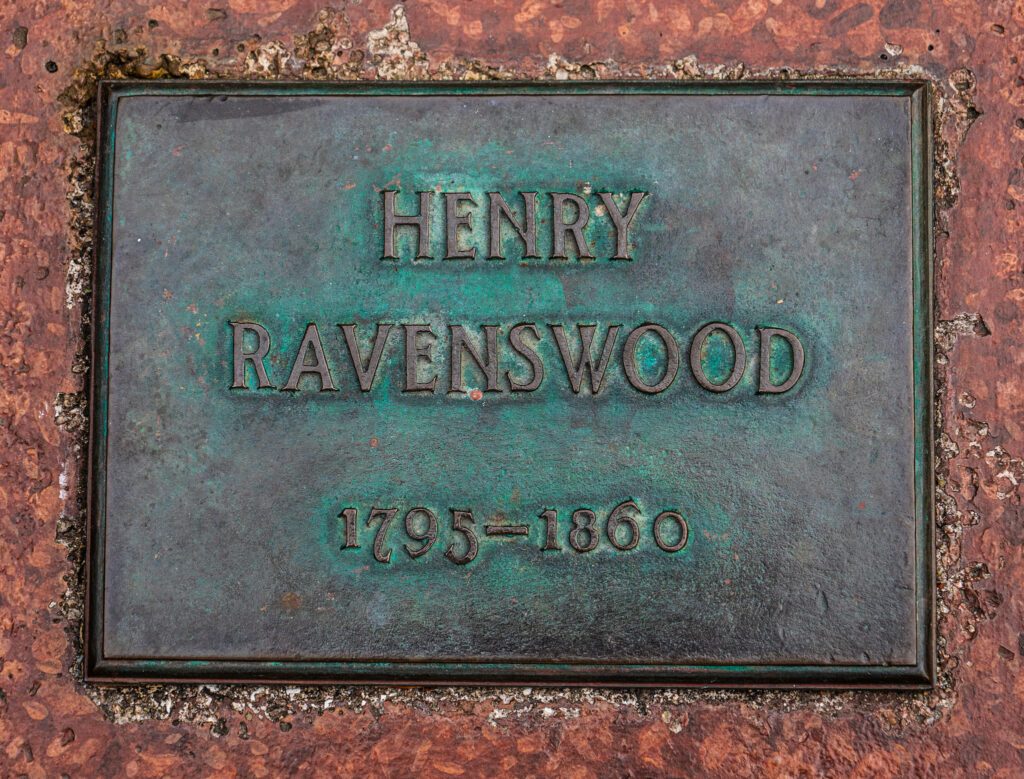 RIP Henry Ravenswood et sa tombe
