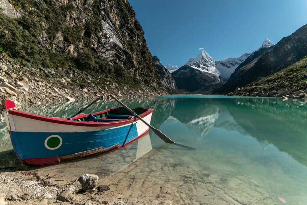 Amanecer en la Laguna Paron - Peru