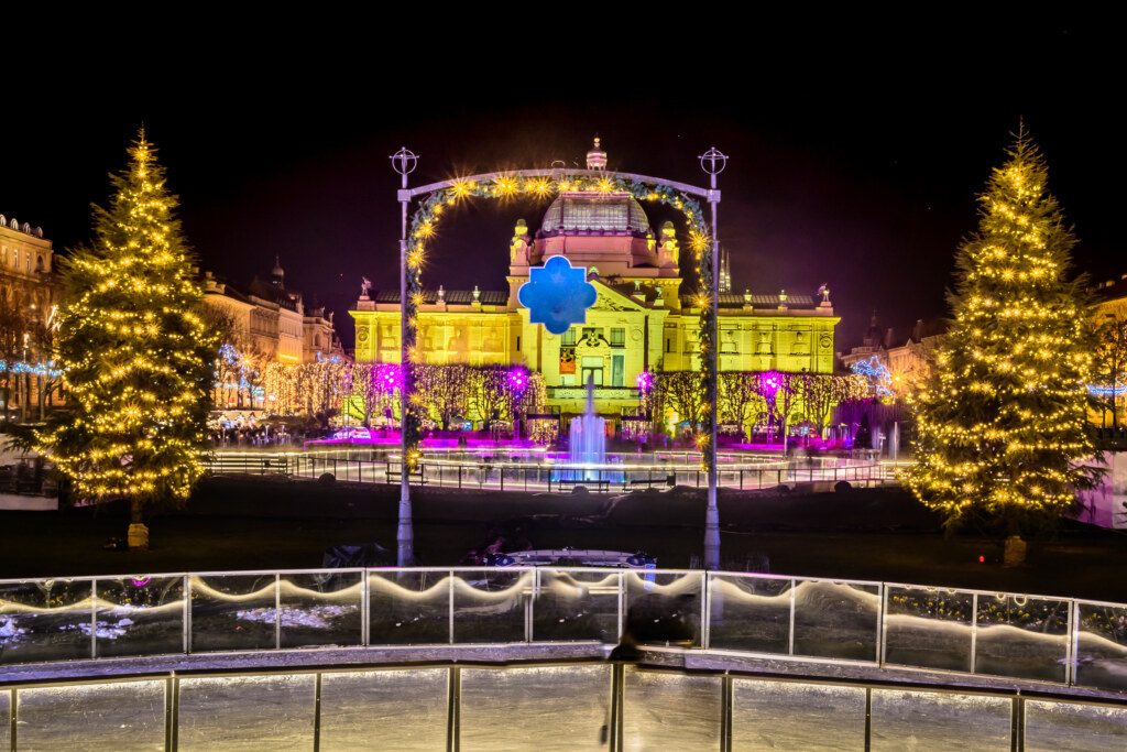 Zagreb à Noël, avec sa patinoire géante