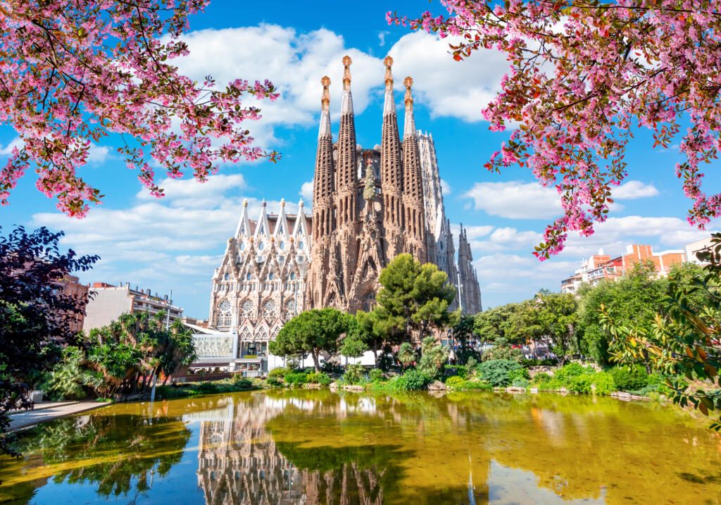 Sagrada Familia Cathedral in spring, Barcelona, Spain