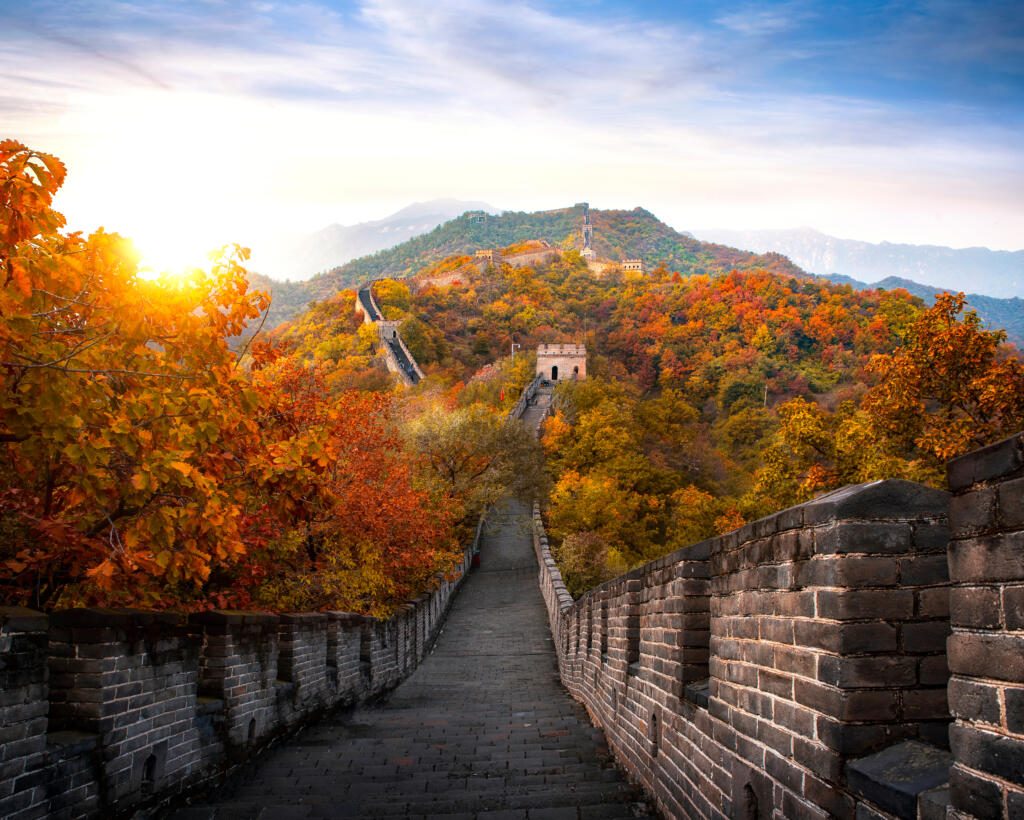La grande muraille de Chine dans les paysages d'automne