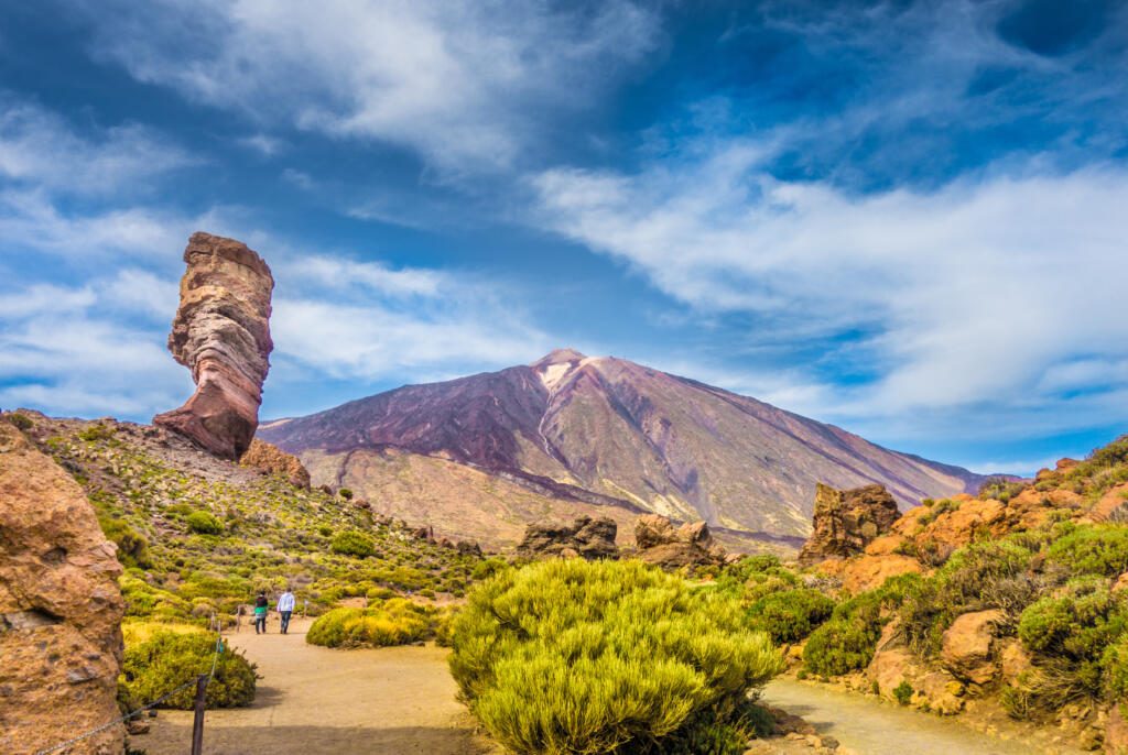 Pico del Teide with Roque Cinchado rock, Tenerife, Canary Islands, Spain