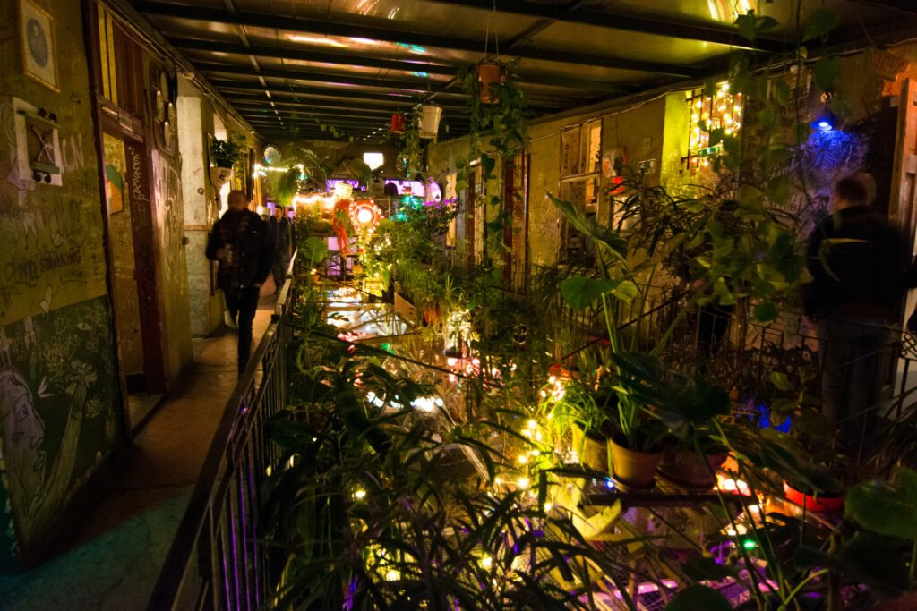 Allez boire un verre dans un Ruin Bars à Budapest