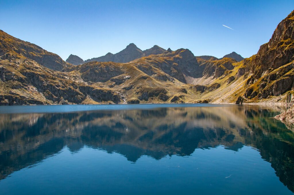 Lac d'Artouste reflection