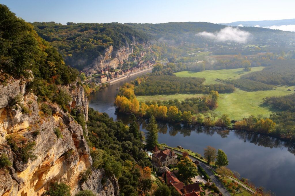 le village de La Roque Gageac aux couleurs d'automne