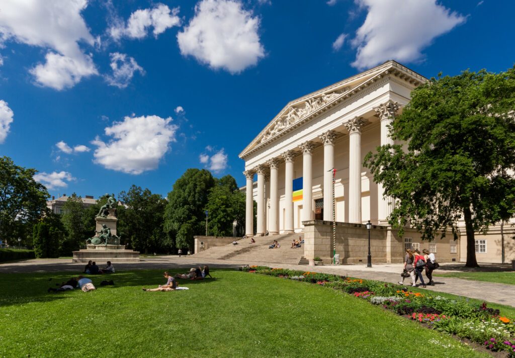Les jardins du Musée national hongrois de Budapest