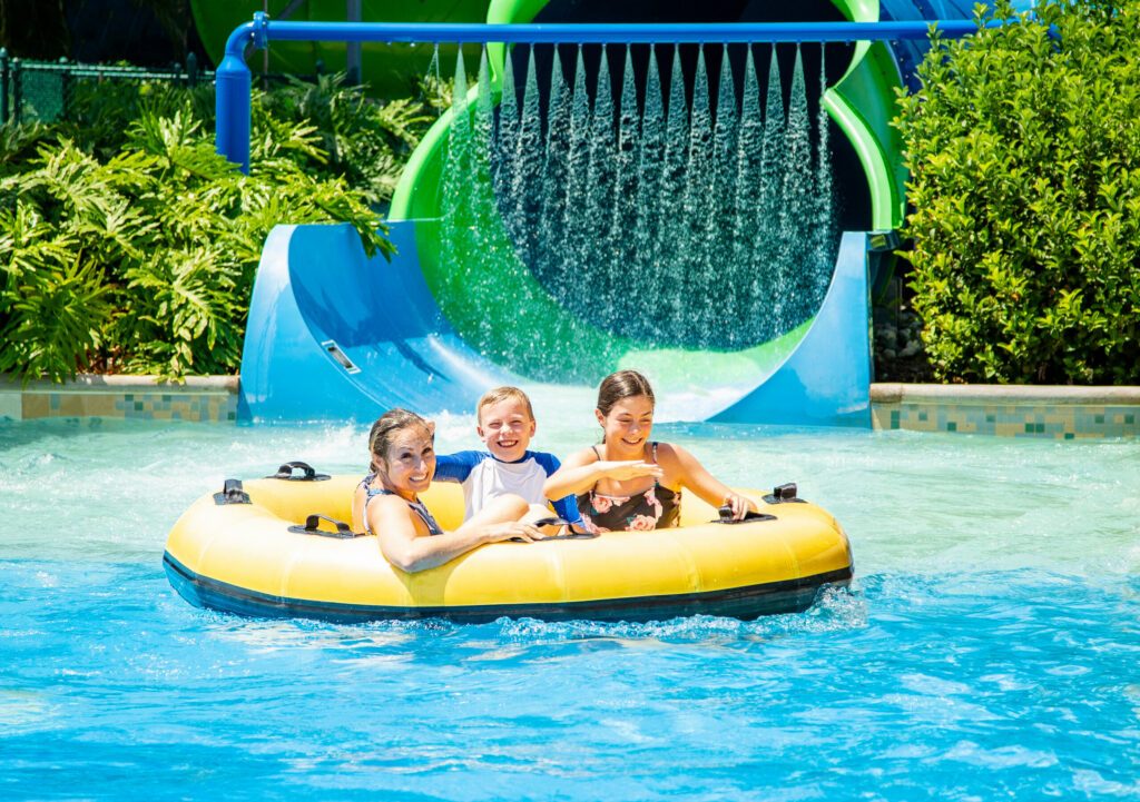 Profiter d'un parc aquatique en famille
