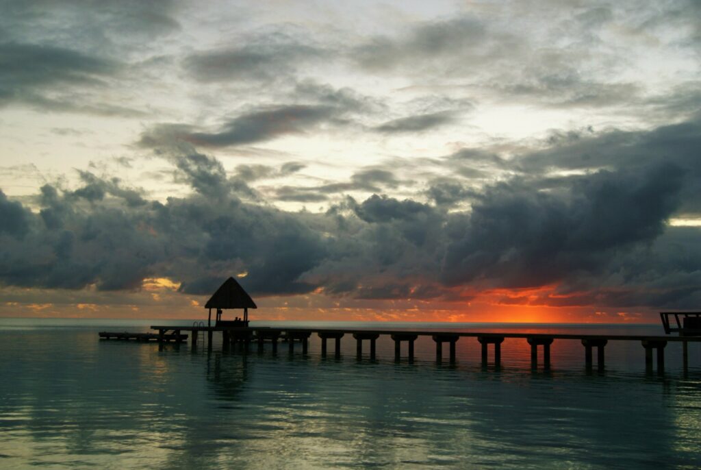 Coucher de soleil à Rangiroa (Polynésie)