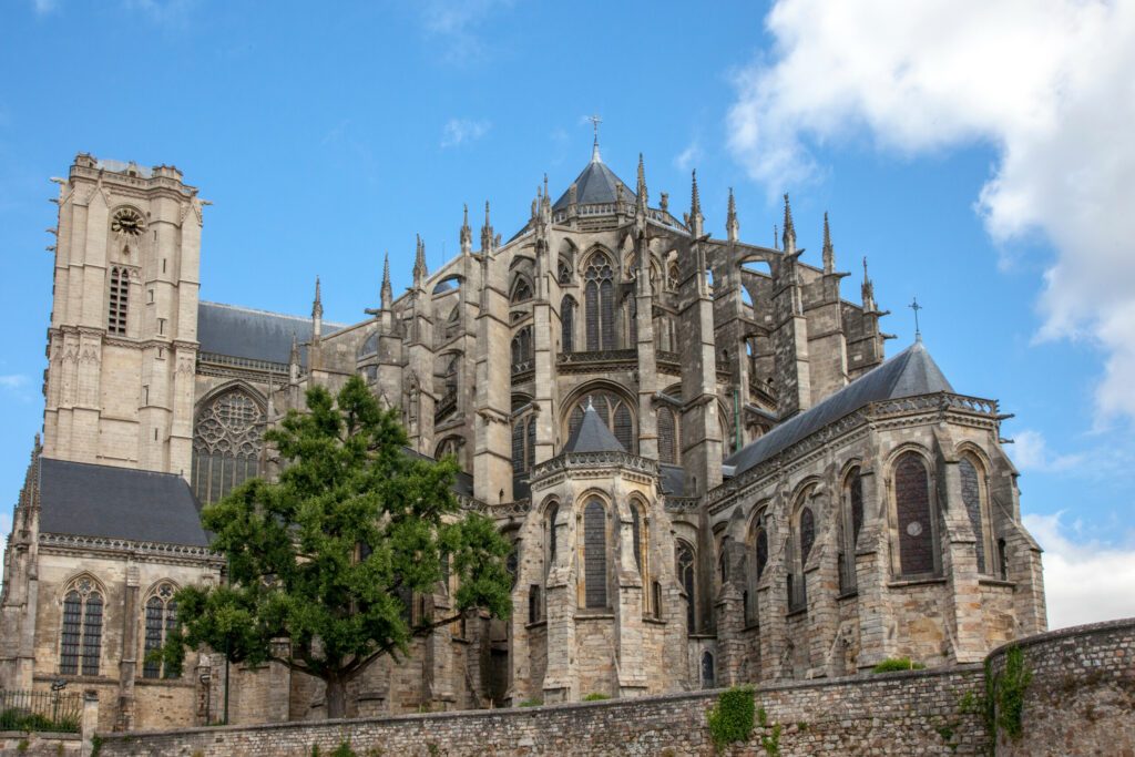 La cathédrale à faire dans la ville du Mans