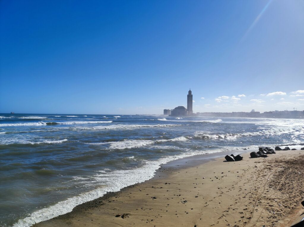 Seaside with the Hassan 2 mosque in the background - Casablanca cornices - Morocco.