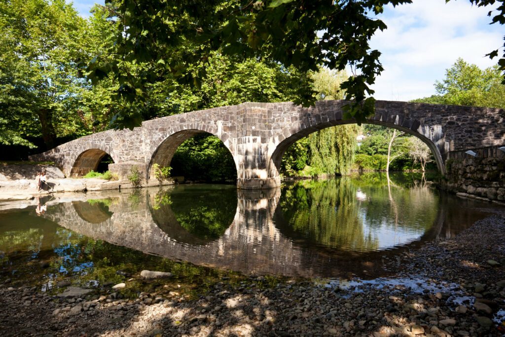pont romain du village d'Ascain