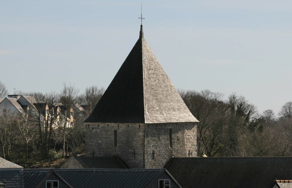 Le clocher de l'église de locmaria de Quimper en Finistère Cornouaille Bretagne France