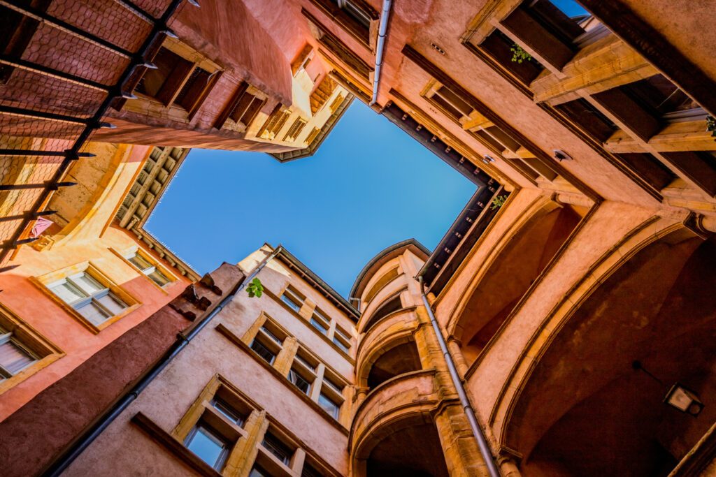 Cour intérieure dans le vieux Lyon