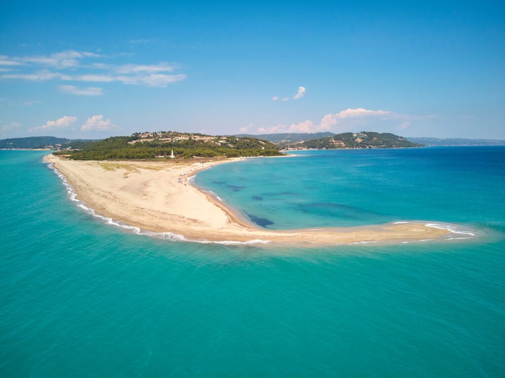 La belle plage de Possidi en Grèce