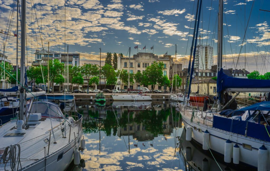 Bretagne Lorient Quai des Indes avec la Chambre de Commerce - Brittany Lorient Quai des Indes with the Chamber of Commerce