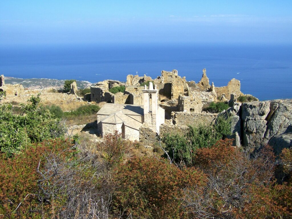Le village abandonné d'Occi autour de Calvi