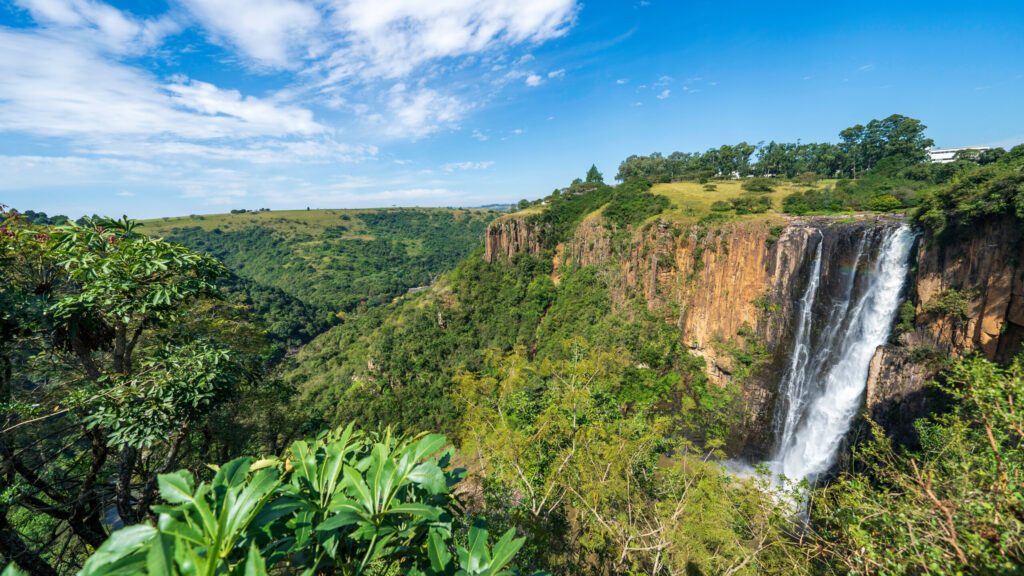 Les cascades de Howick, paysage verdoyant en Afrique du Sud