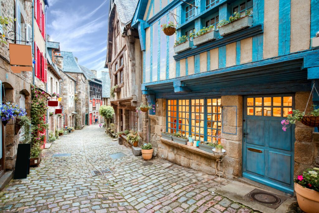 Les ruelles de Dinan, une très jolie ville de Bretagne
