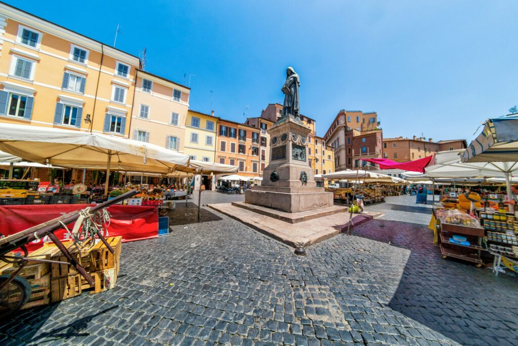 Statue von Giordano Bruno auf dem Campo de’ Fiori in Rom