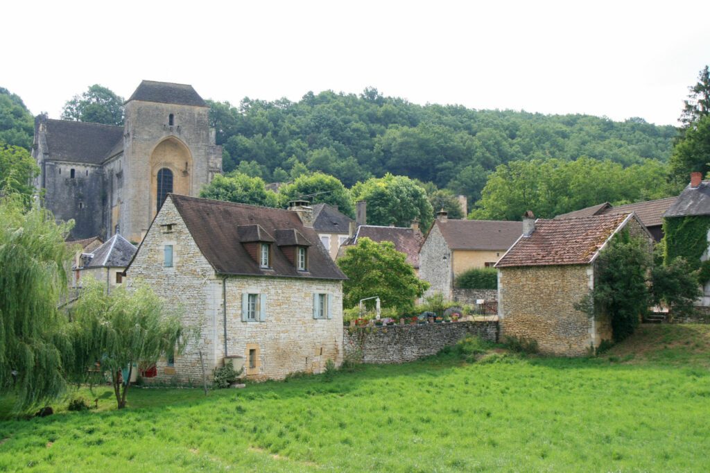 saint-amand de coly village in france
