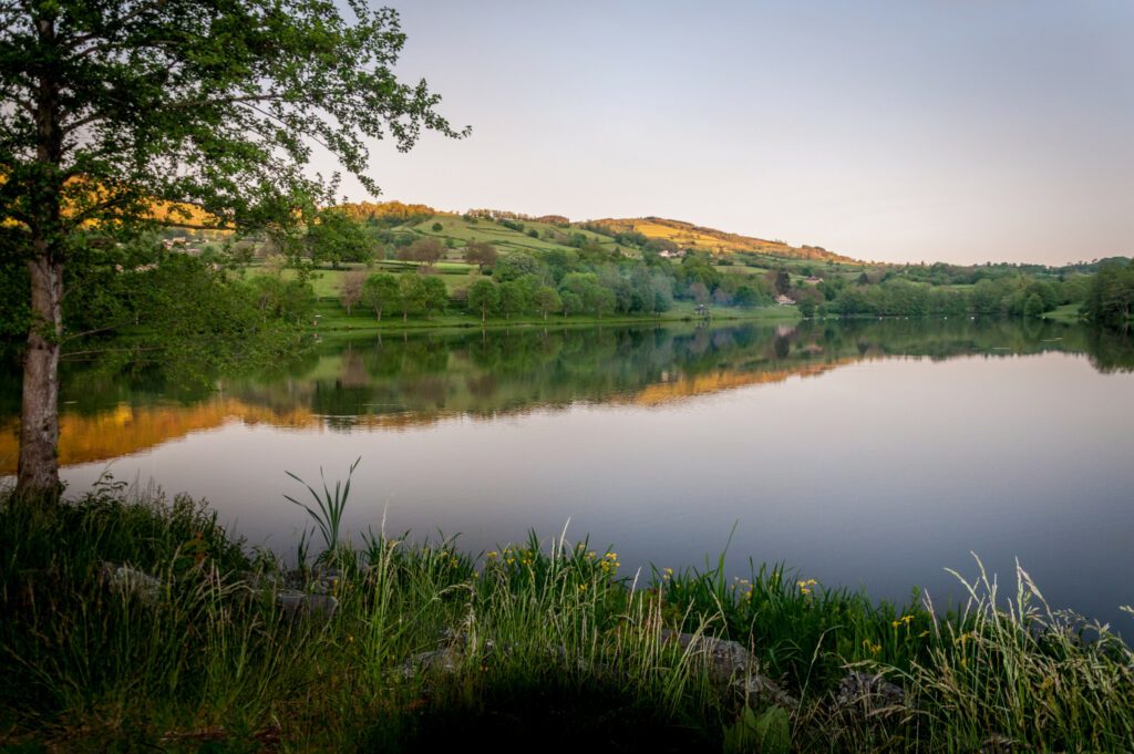 Lac de Saint Point Lamartine en Bourgogne