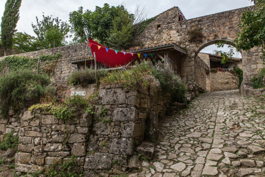 Castelmoron d'Albret (Gironde, France) - Porte d'entrée du village