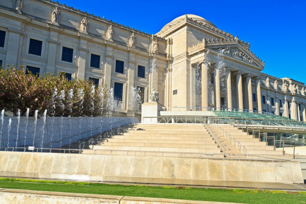 Brooklyn Museum Fountain