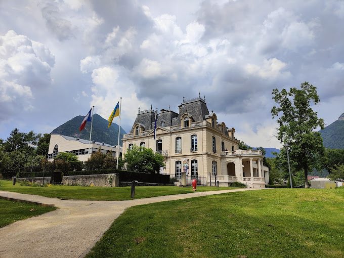 Le château Borel dans les villages autour de Grenoble