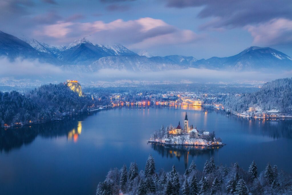 Le lac Bled dans les paysages d'hiver
