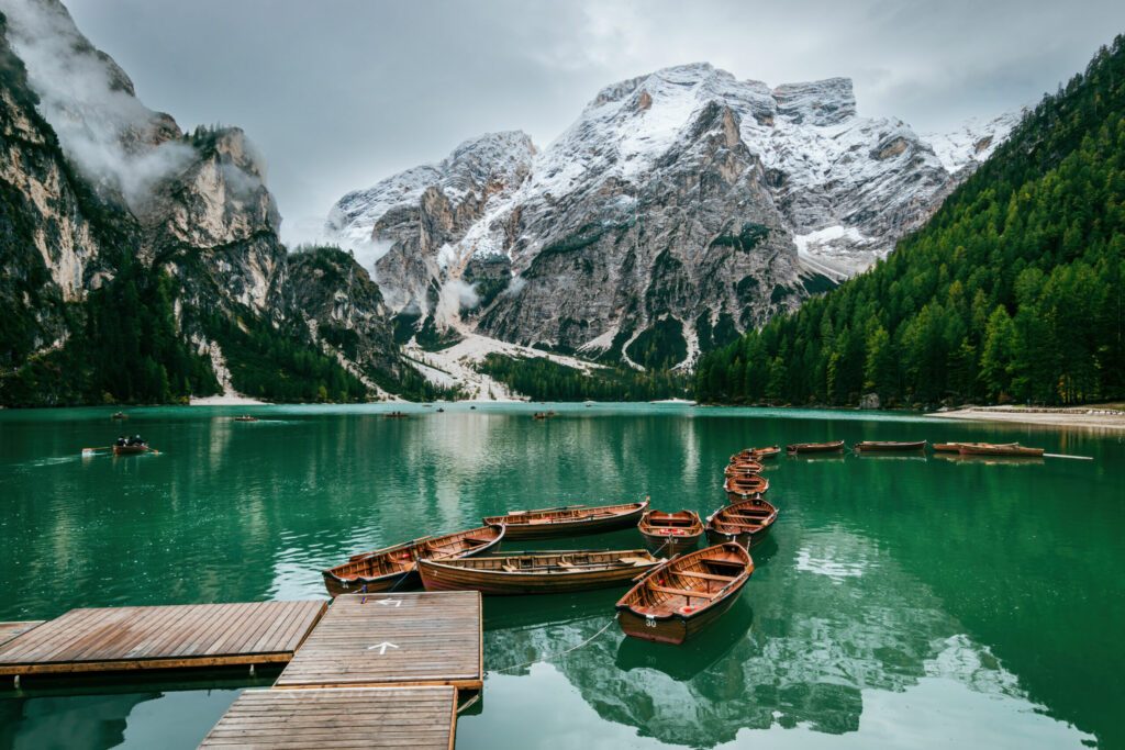 Le lac Braies en Italie