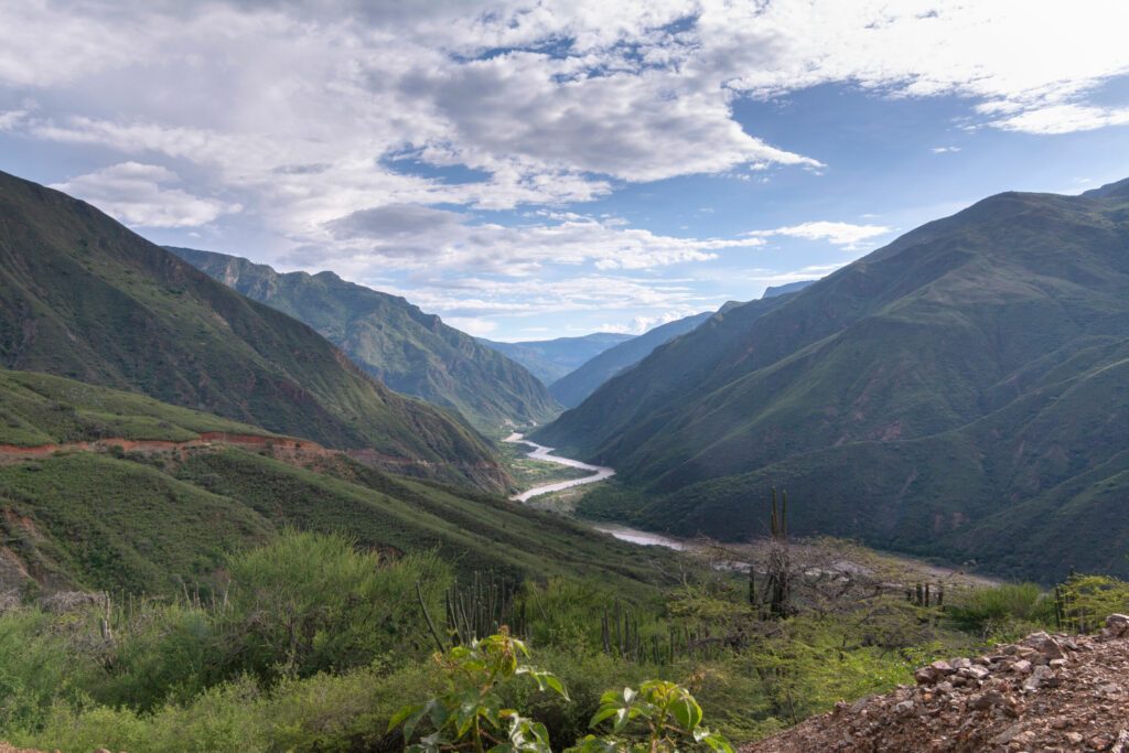 Chicamocha: Hilo de plata en noche de luna llena